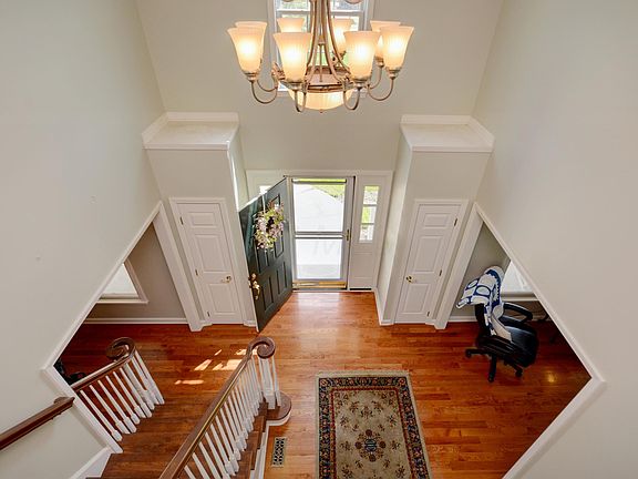 4th image of 125 Simeon Dr