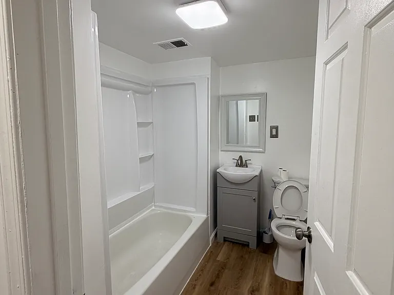 2224 Prince Of Wales Ct #2 — Photo 4
