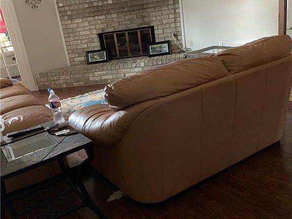 3rd image of 601 Bream Cir