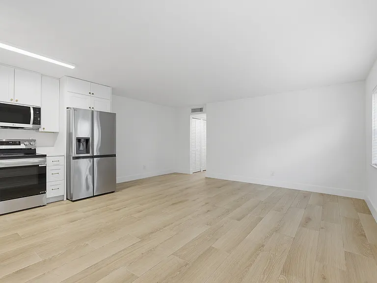 5771 SW 36th Ct #305 — Photo 3