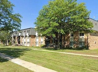 13A E Dundee Quarter Dr UNIT 208, Palatine, IL 60074