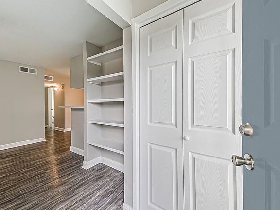 2nd image of 1111 W Main St APT 1504