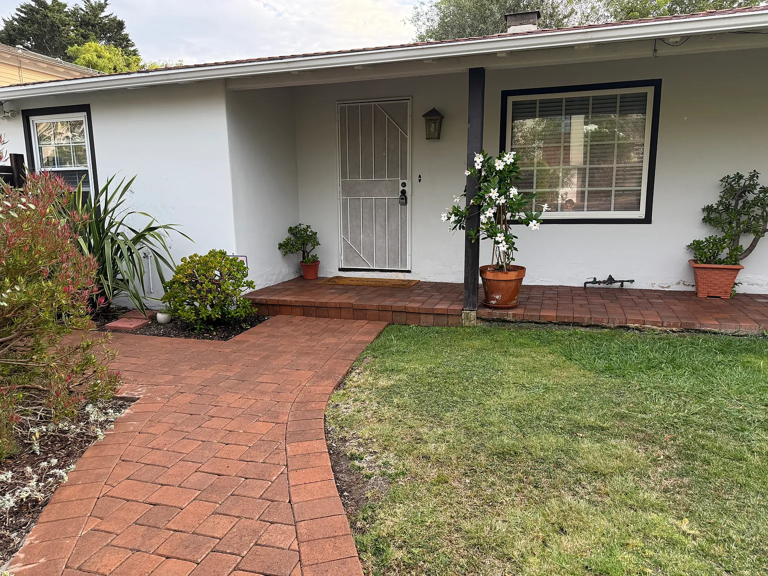 2 bed, 918 sqft, $6,500 — Photo 3