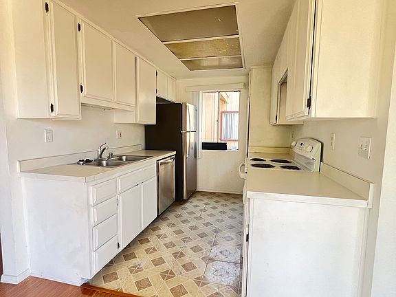 3rd image of 6560 College Grove Dr Unit 74