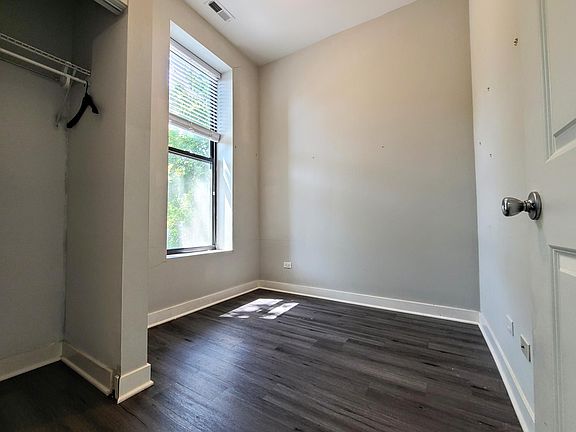 4th image of 1462 W Erie St #2/2