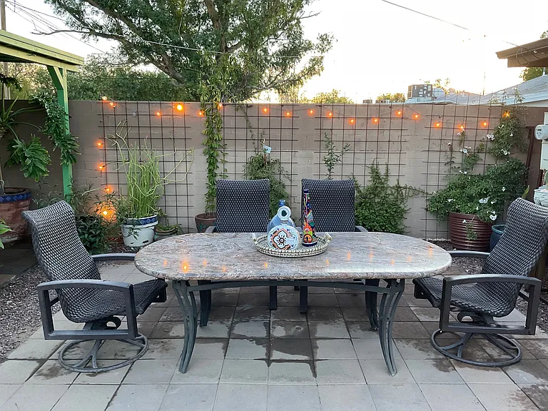 SITTING AREA