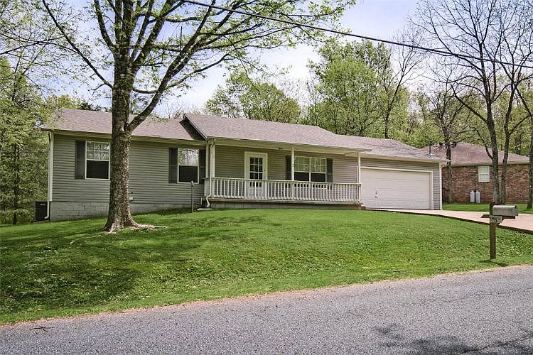 1st image of 7 Plymouth Dr