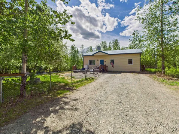 3199 Snowshoe Ave, North Pole, AK 99705