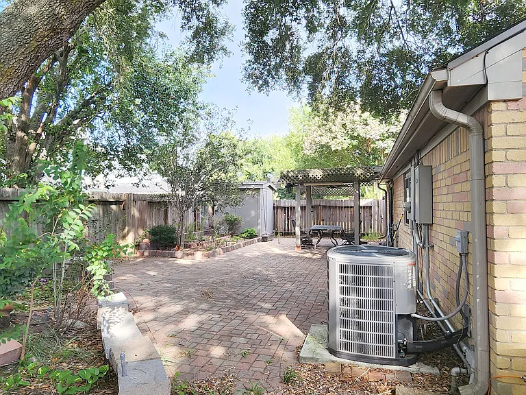 Bricklayered Backyard