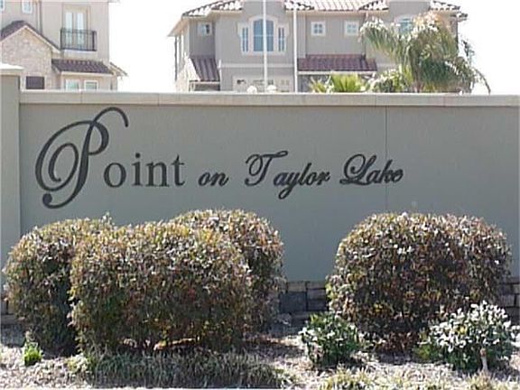 4th image of 4104 Boardwalk Blvd