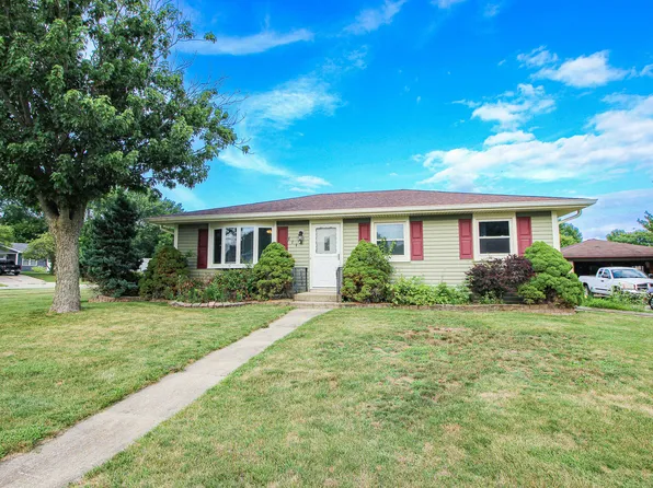 111 Butternut Ct, Hebron, IN 46341