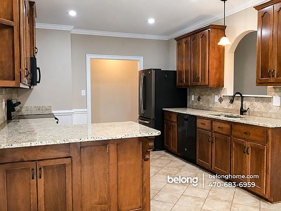 4th image of 312 Loneoak Trl