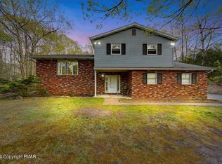 37 Seneca Rd, Mount Pocono, PA 18344