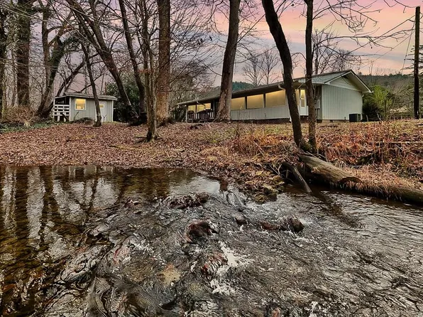 196 Creekside Dr, Murphy, NC 28906