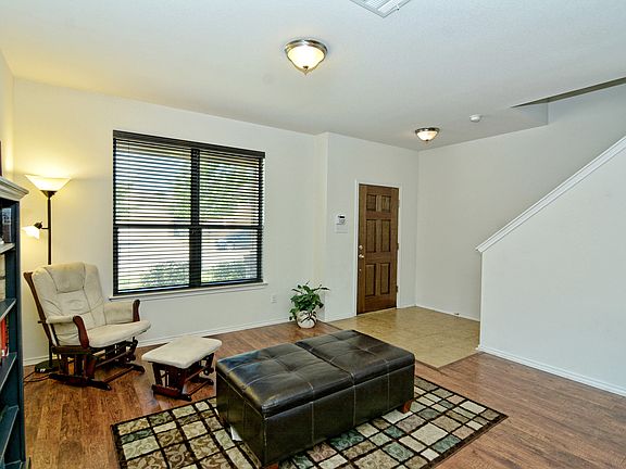 2nd image of 306 Briarwood Dr