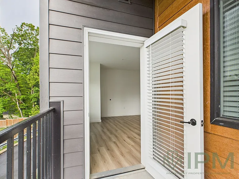 The Flats at Hampden — Photo 28