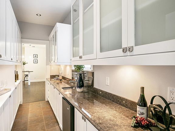4th image of 2402 Divisadero St