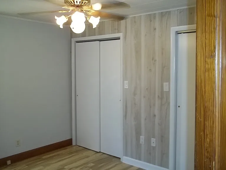 831 W Middle St — Photo 12