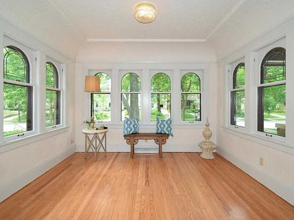 3rd image of 4238 N Woodburn St