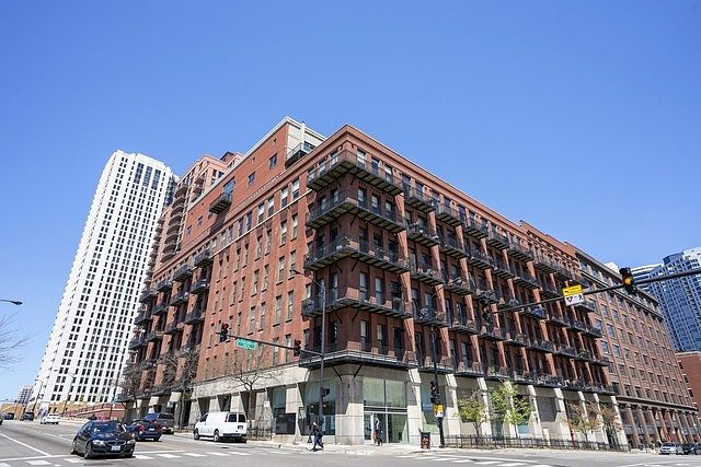 1st image of 616 W Fulton St APT 701
