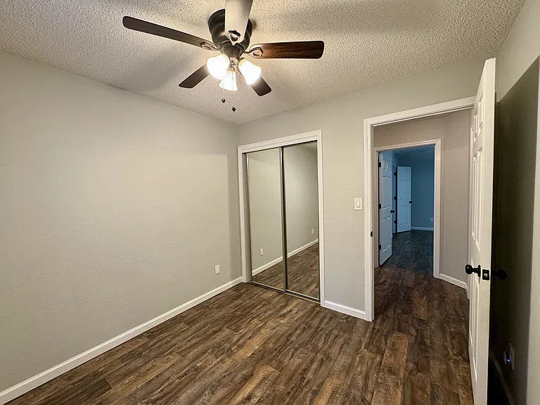 310 Paoli Trce — Photo 16