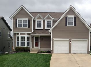 8221 W 127th Ter, Overland Park, KS 66213