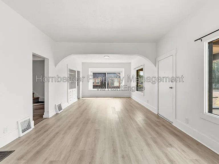 2719 E Columbia Ave — Photo 3
