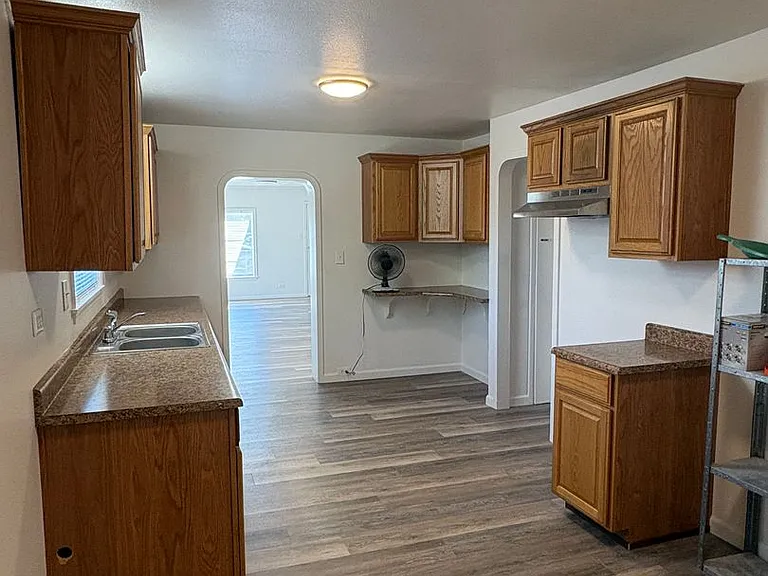906 N Central Ave — Photo 5