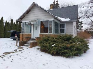 510 Pine St, Essexville, MI