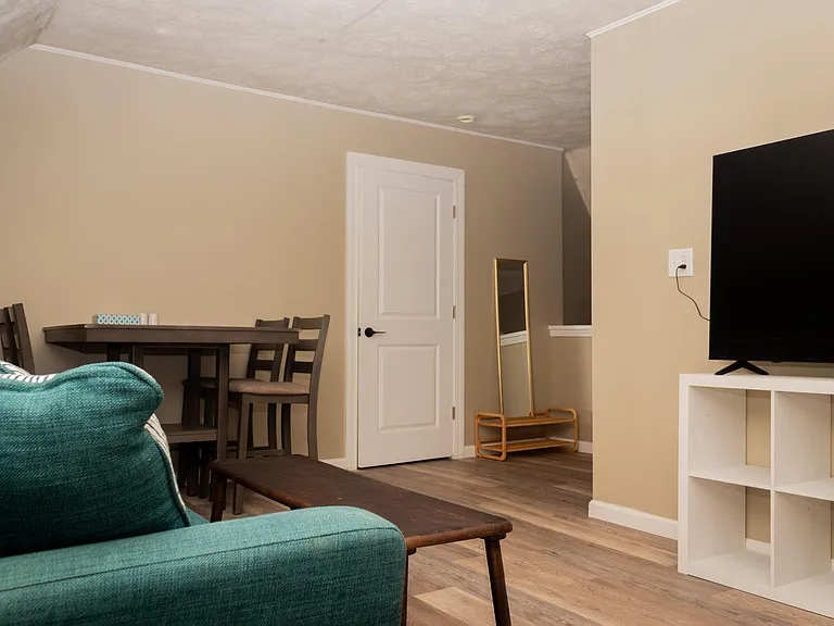 9 Raymond St #2 — Photo 2