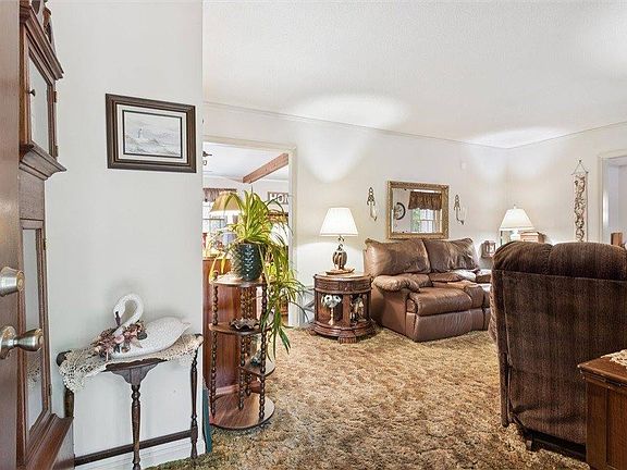 2nd image of 4784 Pampa Rd