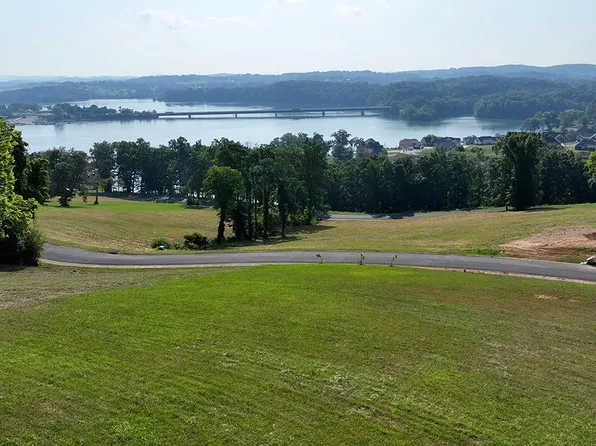 2429 Starboard Crest Rd, Morristown, TN 37814