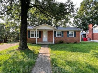 114 Hillcrest Dr, Nicholasville, KY 40356