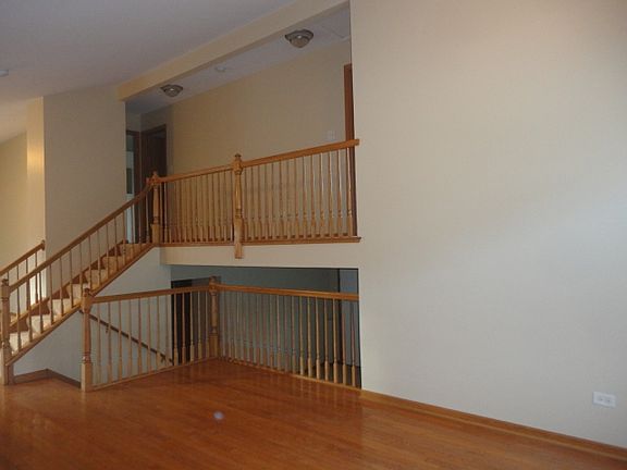 4th image of 704 Heintz Dr