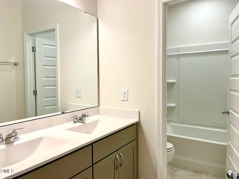 1616 Brussels Dr — Photo 23