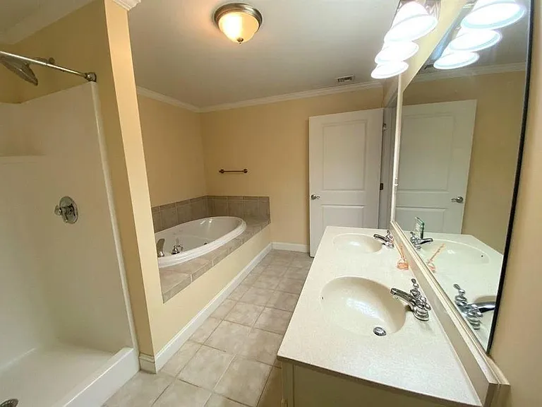 8 Crowninshield St #311 — Photo 8