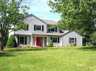 11026 Carriage Hill Dr, Chagrin Falls, OH 44023
