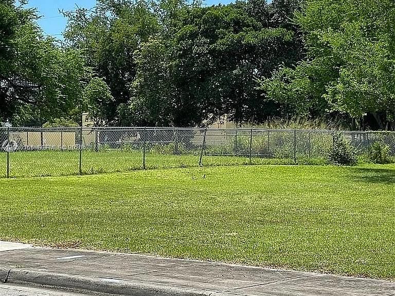 1st image of 566 NW 22nd St