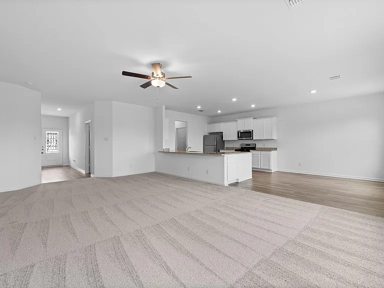 235 Surrey Oaks — Photo 4