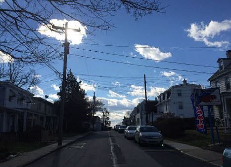 2nd image of 443 Leedom St