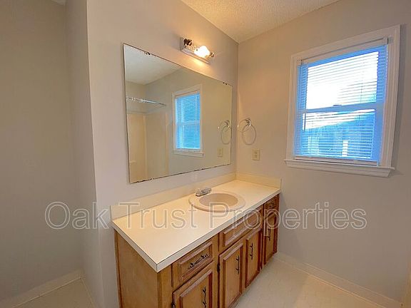 5th image of 8729 Plantation Court Dr