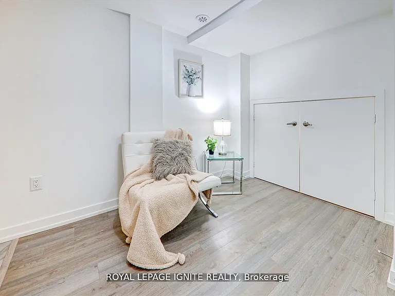 167 Downsview Park Blvd — Photo 28