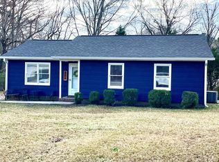204 S Broome St, Waxhaw, NC 28173