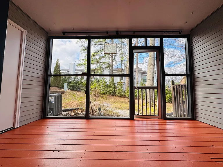 466 Claircrest Dr — Photo 15