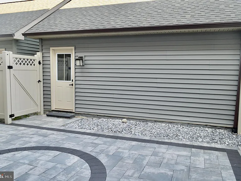 8644 Shady Pines Dr — Photo 31