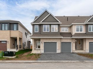 1075 Barrow Ave, Kingston, ON K7M 0G5