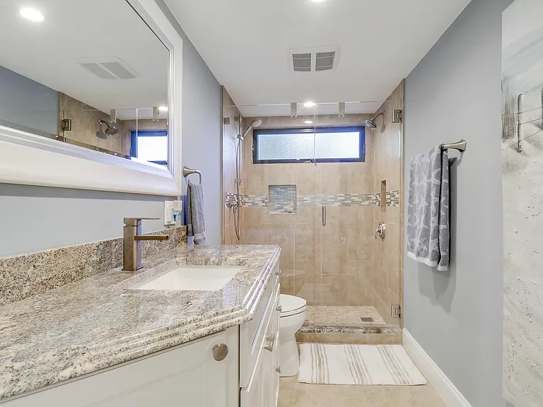 515 Bay Colony Dr N — Photo 35