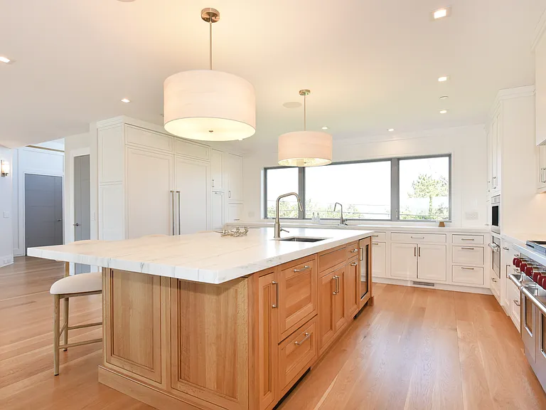 451 Dune Rd — Photo 12