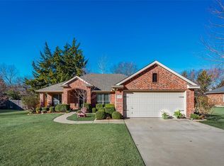 909 New York Ave, Midlothian, TX 76065