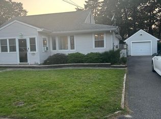 208 Halliard Ave, Beachwood, NJ 08722